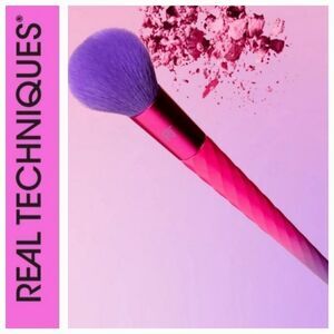 Real Techniques Galactic Glo 037 Hue Blush Brush